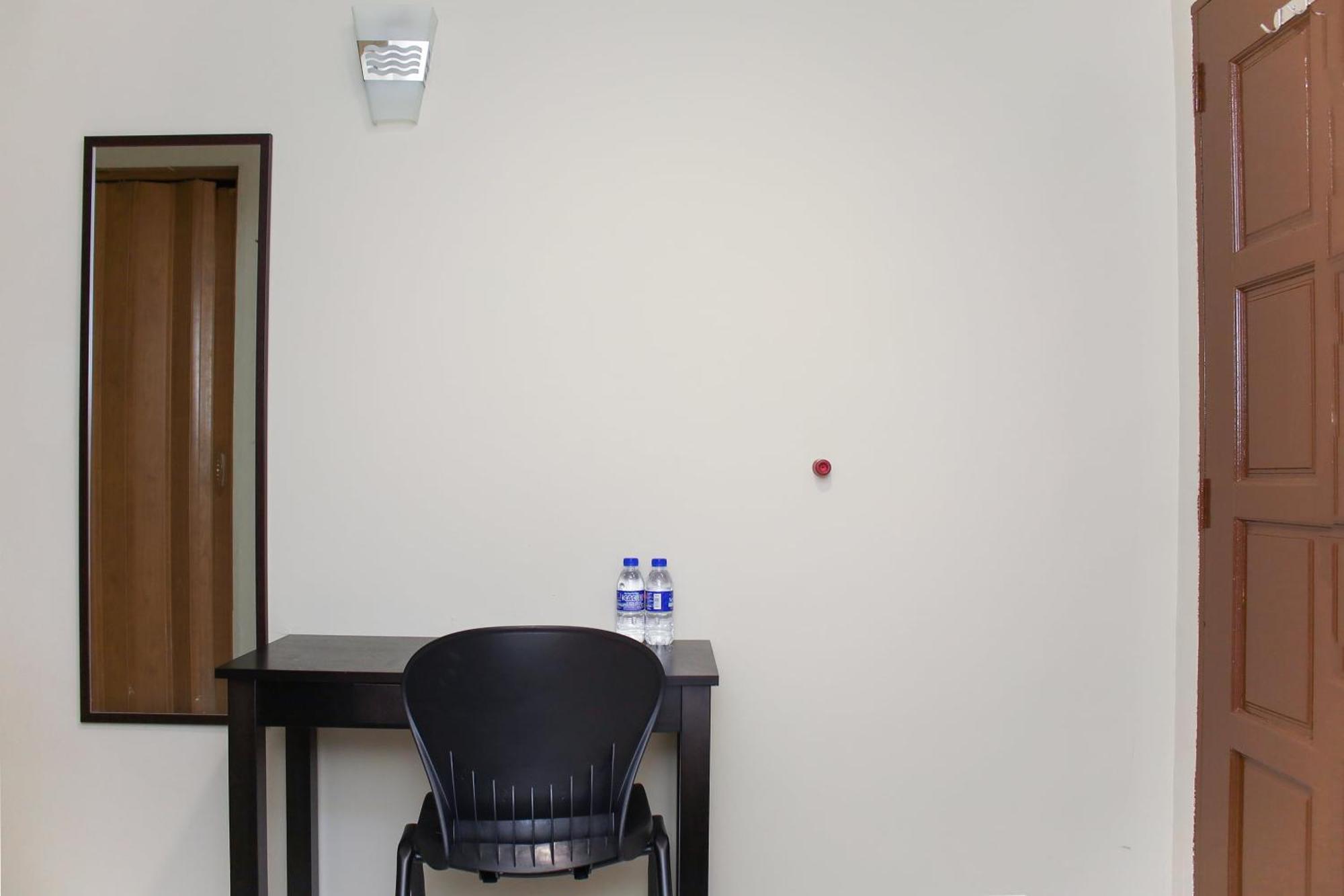 קאג'אנג Oyo 90338 Prima Saujana Budget Hotel מראה חיצוני תמונה